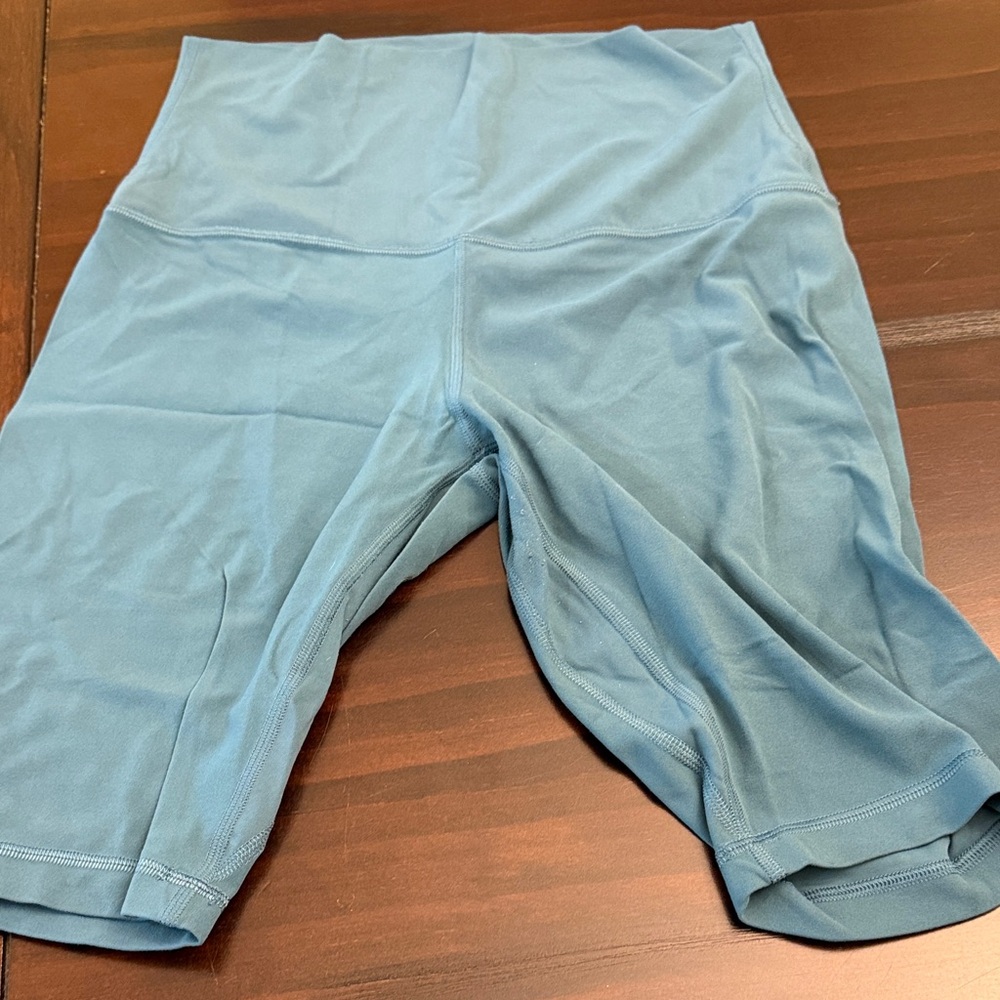 Lululemon align super high rise shorts 10”